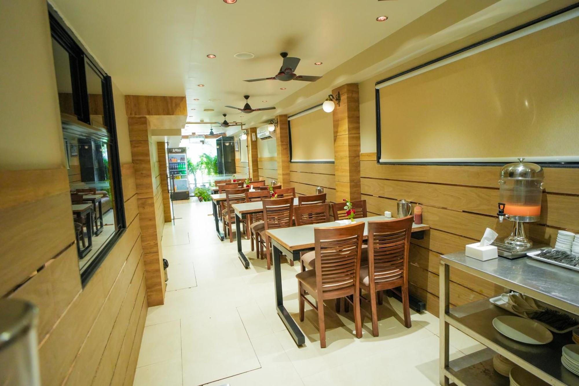 Hotel Skylink Hospitality Mahalaxmi Mumbai Exterior photo