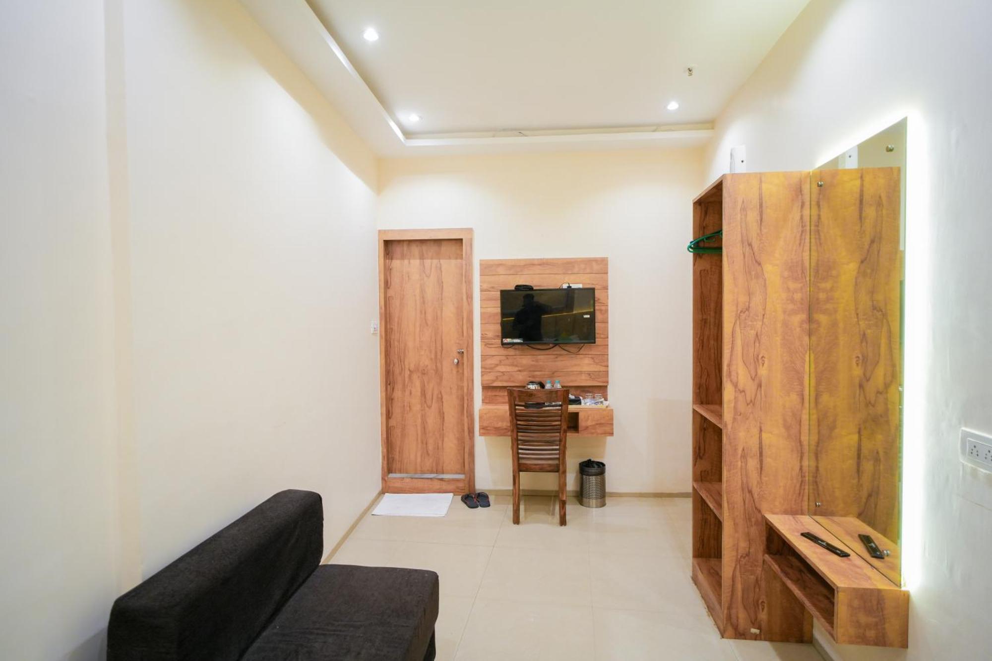 Hotel Skylink Hospitality Mahalaxmi Mumbai Exterior photo
